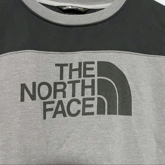The North Face Gray and Black Logo Sweatshirt Size Medium - Picture 3 of 8